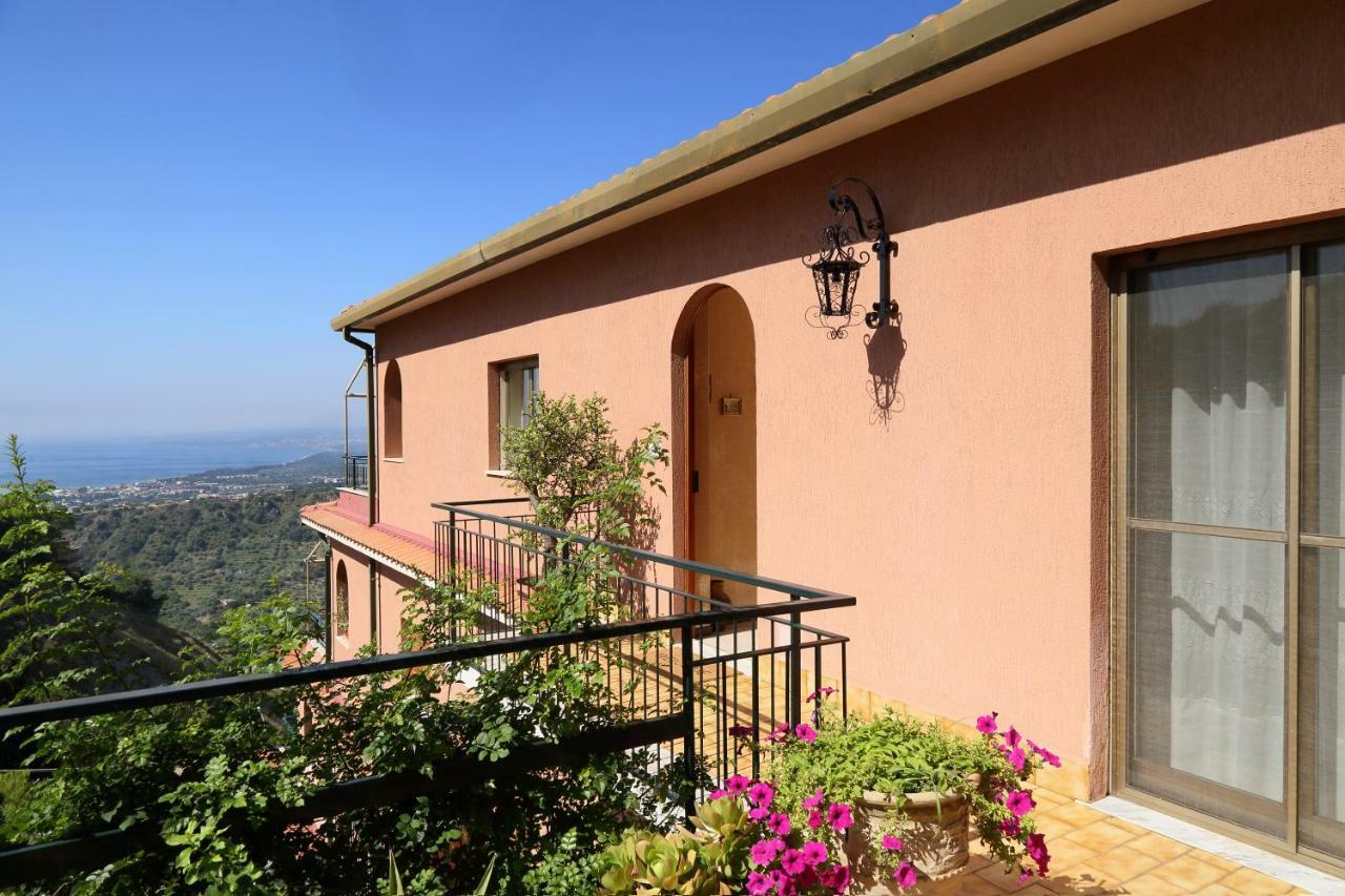 Terrazza Sull'Etna Holidays Apartment Taormina Dış mekan fotoğraf