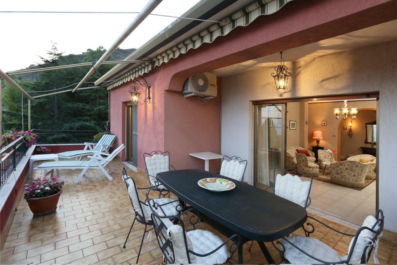 Terrazza Sull'Etna Holidays Apartment Taormina Dış mekan fotoğraf